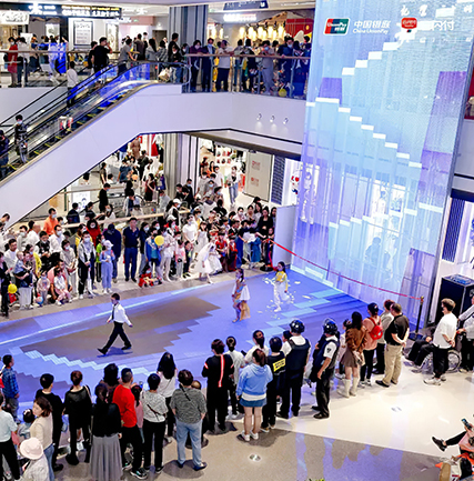 银川建发现代城LED透显著示屏项目